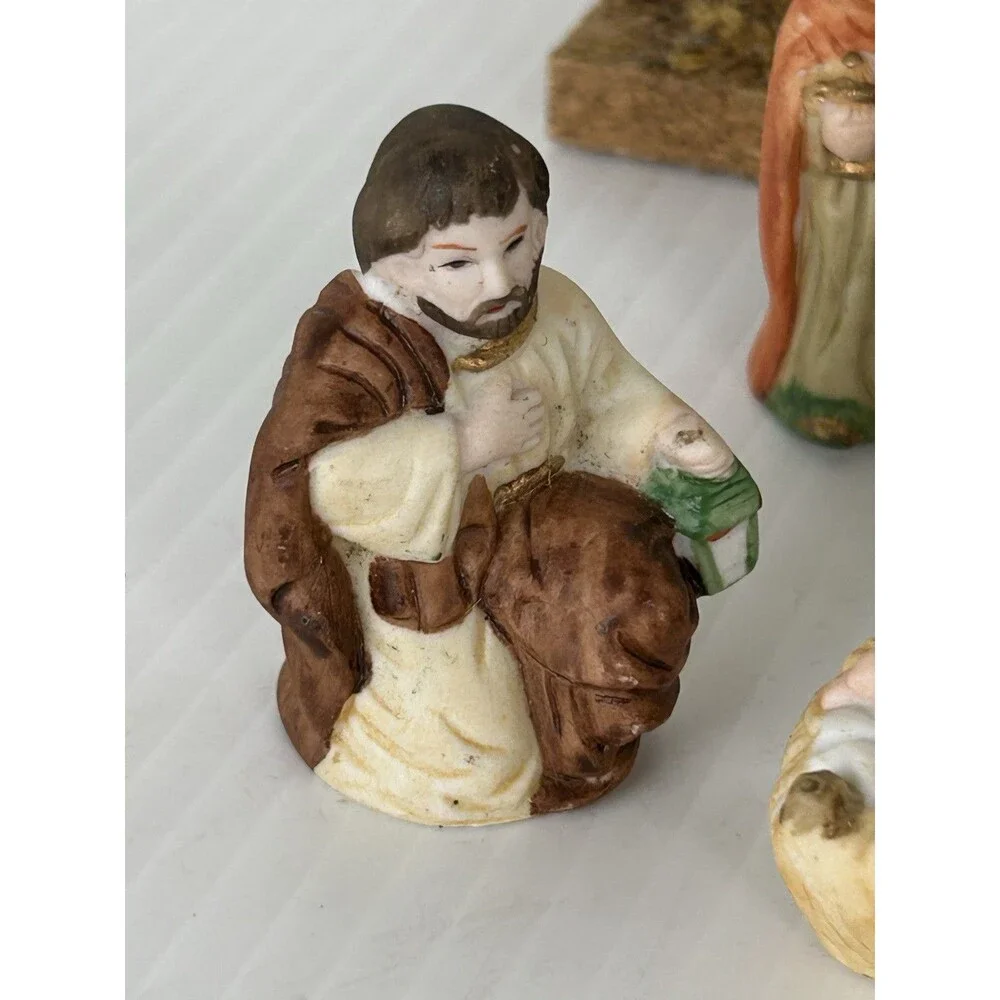 Vintage Flambro Porcelain 7-Pc Nativity Set with Wood Stable - Taiwan ROC